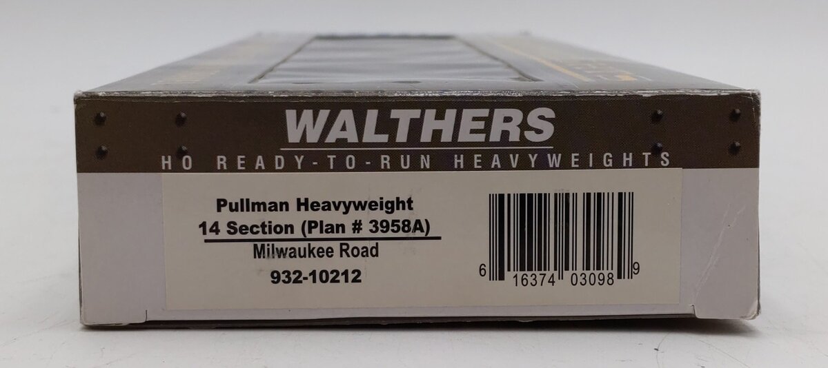 Walthers 932-10212 HO Scale Milwaukke Road Pullman Heavyweight Passenger Car LN/Box