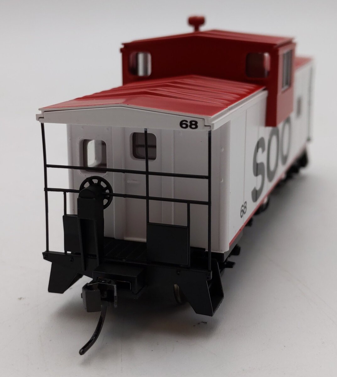 Walthers 910-8721 HO SOO International Extended Wide-Vision Caboose RTR #68 LN/Box