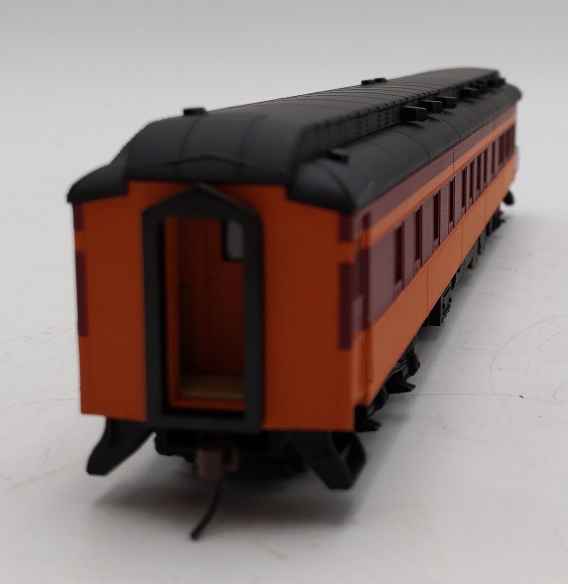 Walthers 932-10262 HO Milwaukee Road Pullman-Heavyweight 3-2 Lounge-Obs Car LN/Box