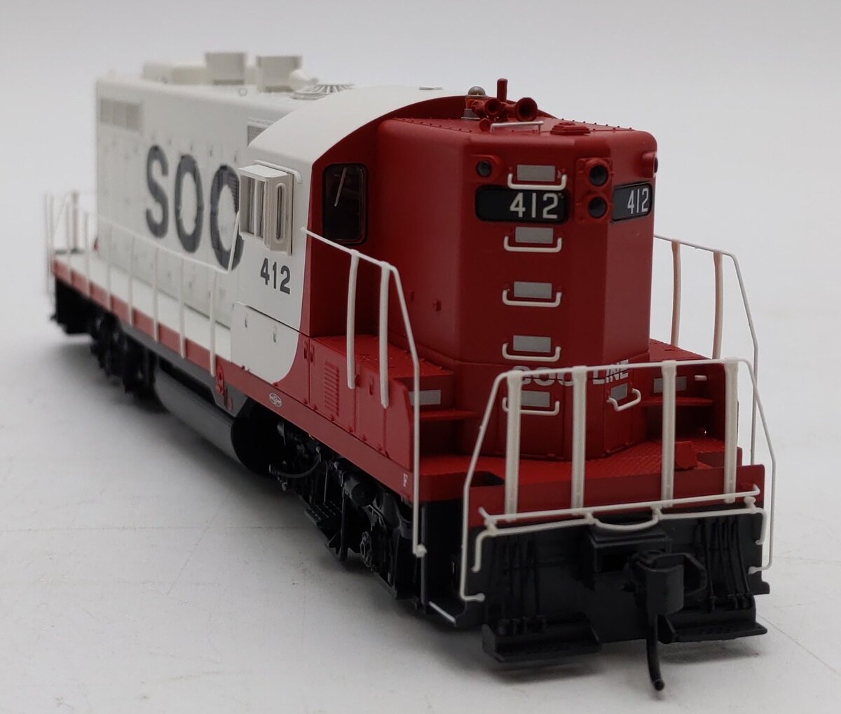 Walthers 920-42709 HO SOO Line GP9 PHII Diesel Locomotive with Sound & DCC #412 LN/Box