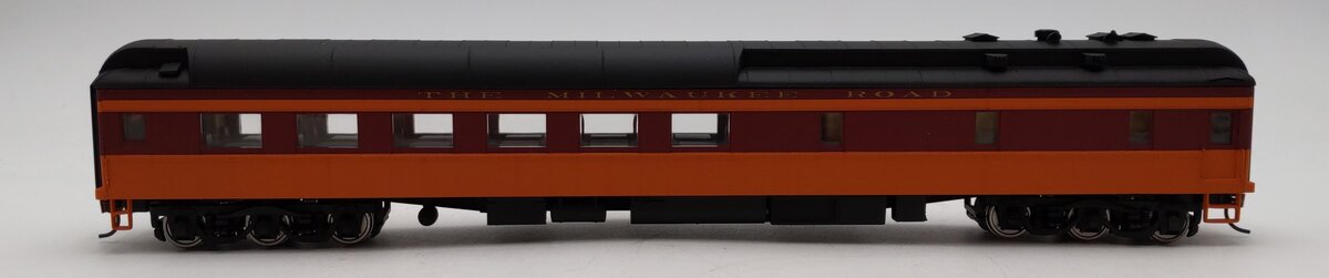 Walthers 932-10162 HO Scale Milwaukee Road Heavyweight Diner Car LN/Box