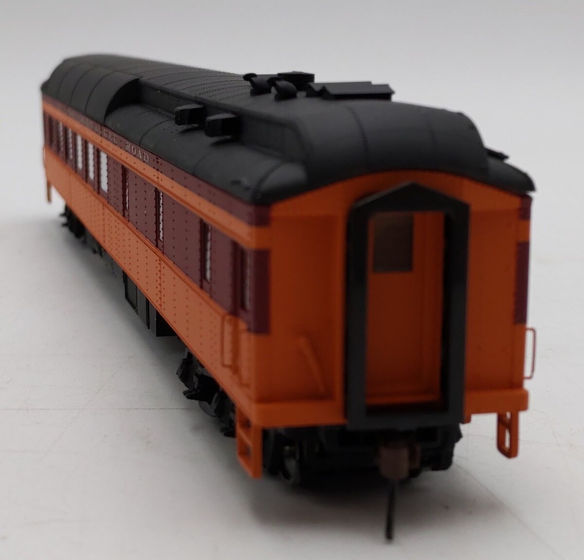Walthers 932-10162 HO Scale Milwaukee Road Heavyweight Diner Car LN/Box