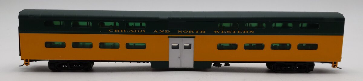 Walthers 932-6251 HO Scale Chicago & North Western Commuter Coach LN/Box