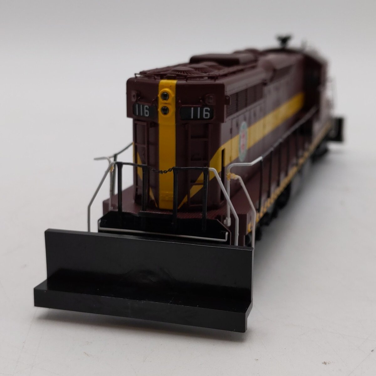 Walthers 920-41619 HO Duluth, Missabe & Iron Range EMD SD9 #116 EX/Box