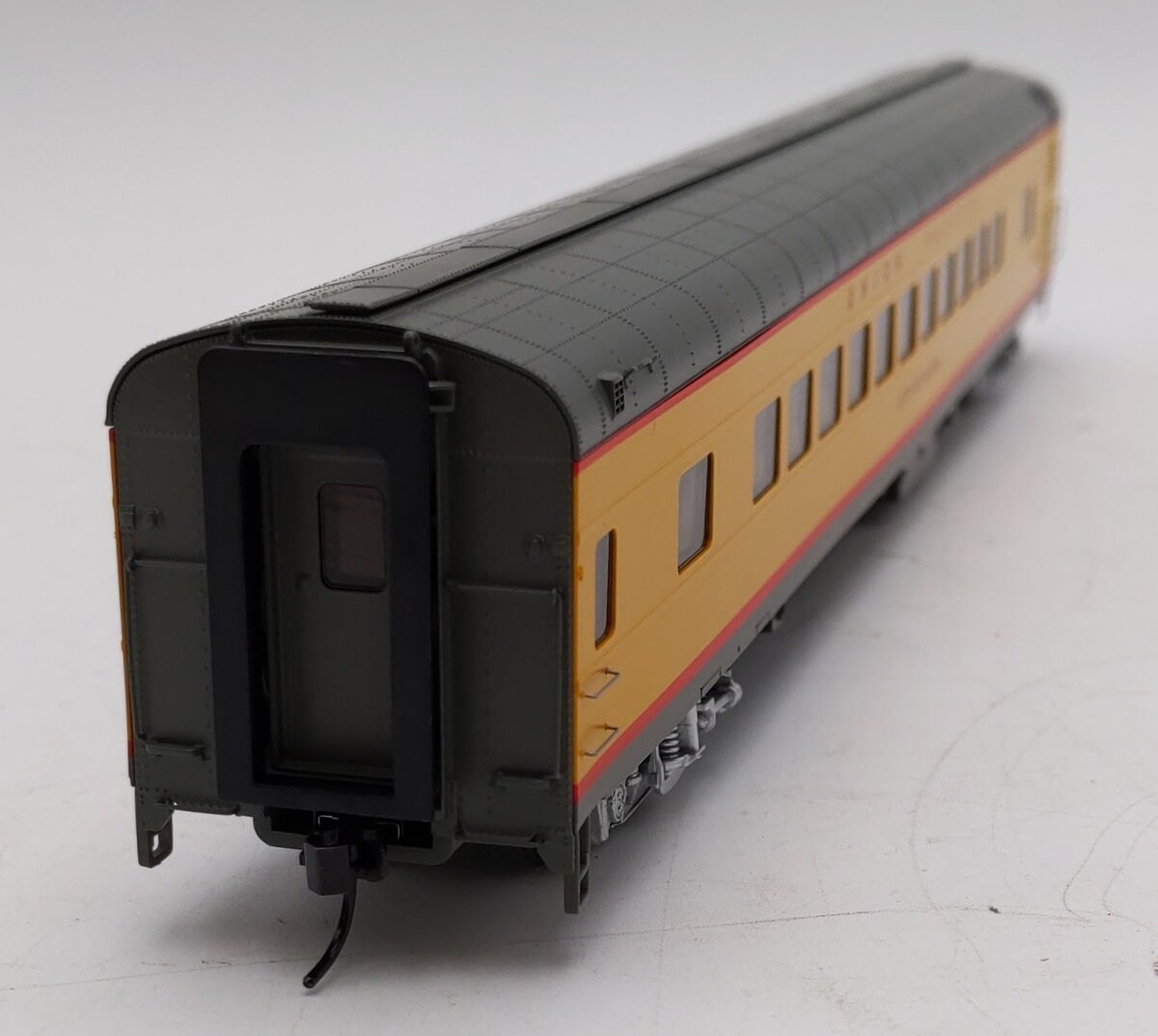 Walthers 920-18510 HO UP City of Salina Early Lighted 85' ACF 44-Seat Coach LN/Box