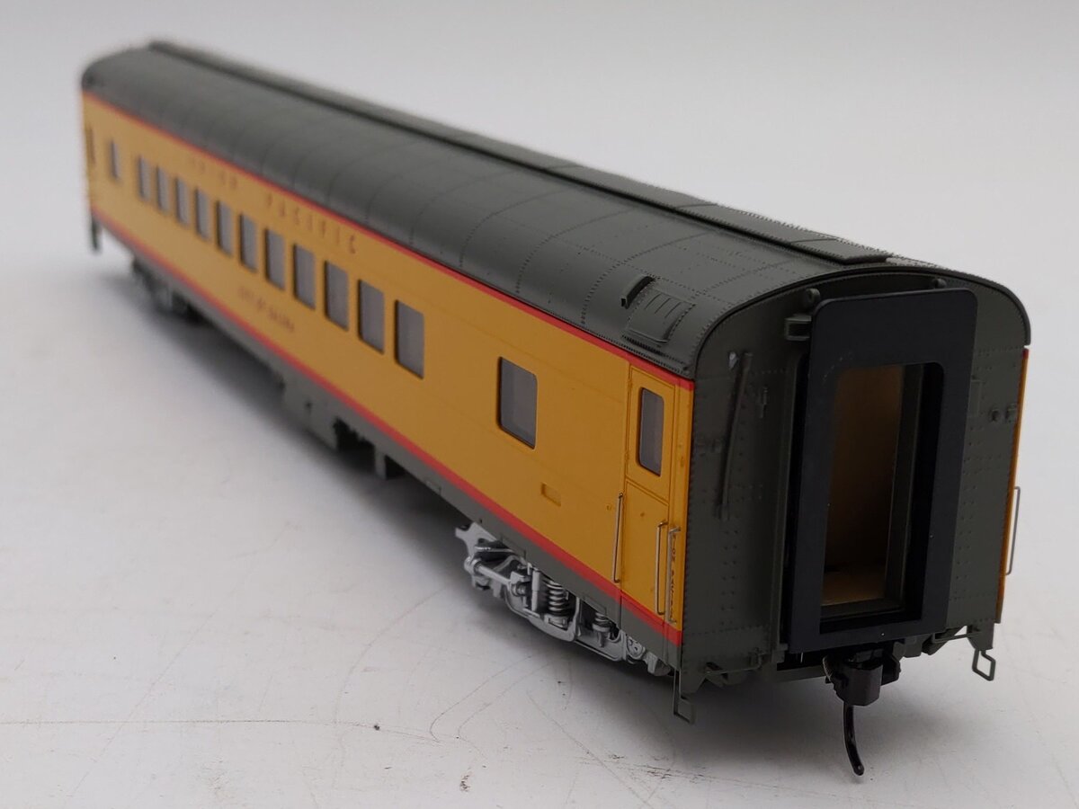 Walthers 920-18510 HO UP City of Salina Early Lighted 85' ACF 44-Seat Coach LN/Box
