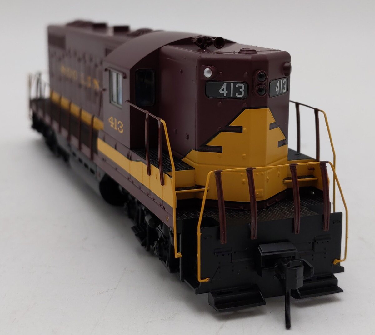 Walthers 910-20501 HO SOO EMD GP9 Diesel Locomotive Ph. II w/ Sound & DCC #413 LN/Box