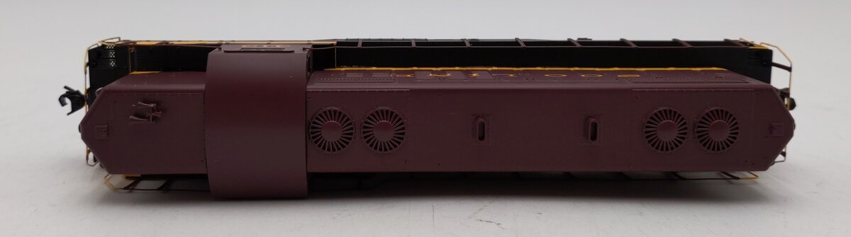 Walthers 910-20501 HO SOO EMD GP9 Diesel Locomotive Ph. II w/ Sound & DCC #413 LN/Box