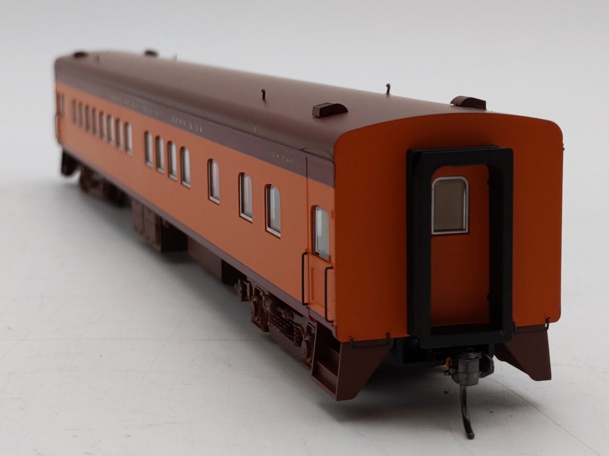 Fox Valley Models 10101 HO Milwaukee Road 1935-Built Bunk Coach - Ready to Run LN/Box