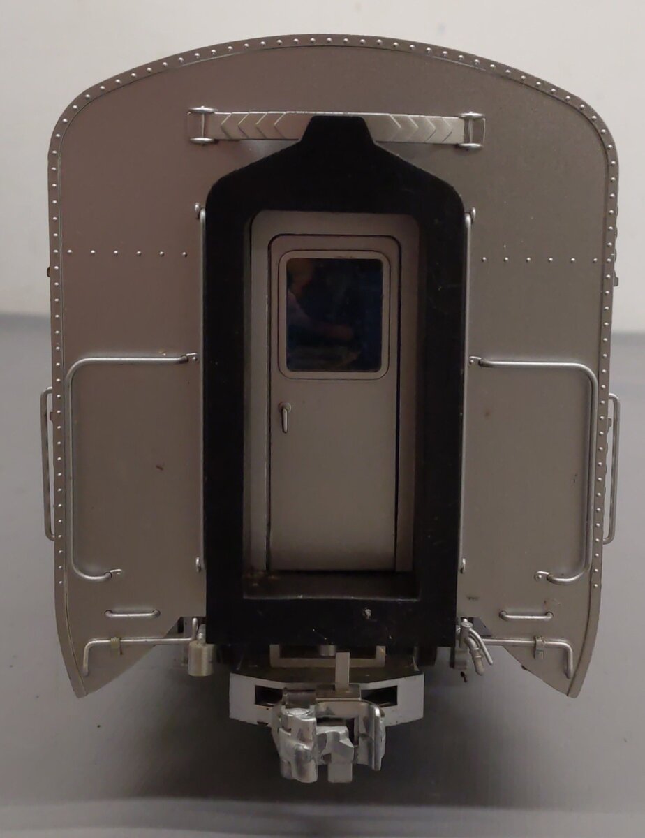 USA Trains R31007 Santa Fe Aluminum Vista Dome Car #505 VG