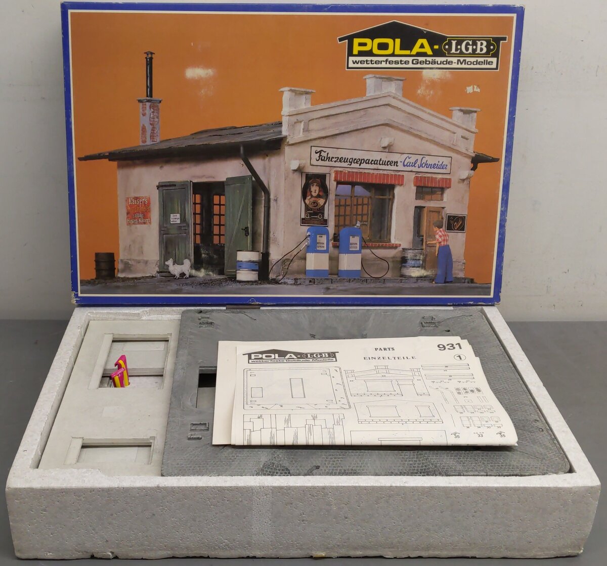 Pola 931 G Scale Service Station and Repair Shop LN/Box