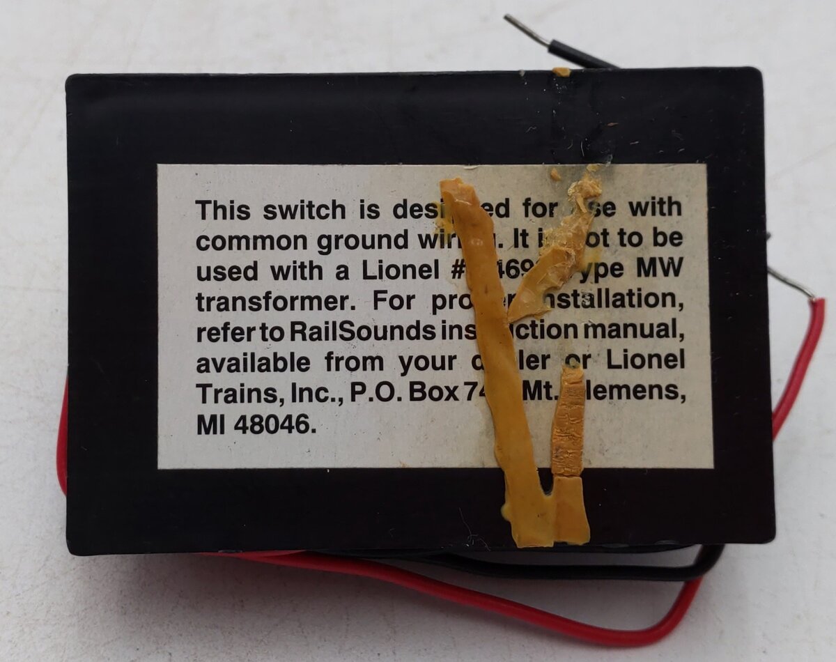 Lionel 6-16649 O Gauge REA Boxcar #16649 with Steam Railsounds/Box