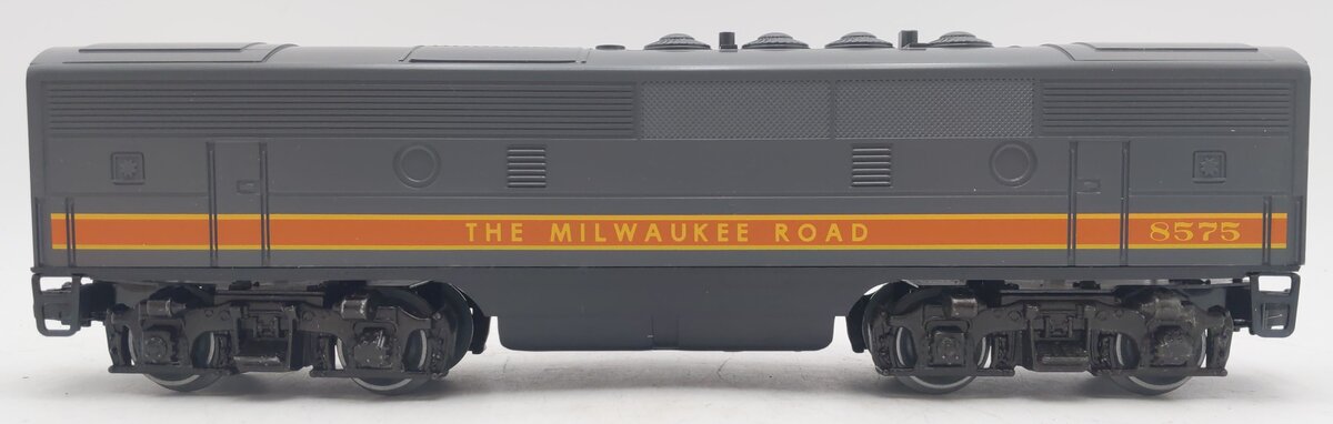 Lionel 6-8575 O Milwaukee Road Non-Powered B Unit Diesel Locomotive VG/Box