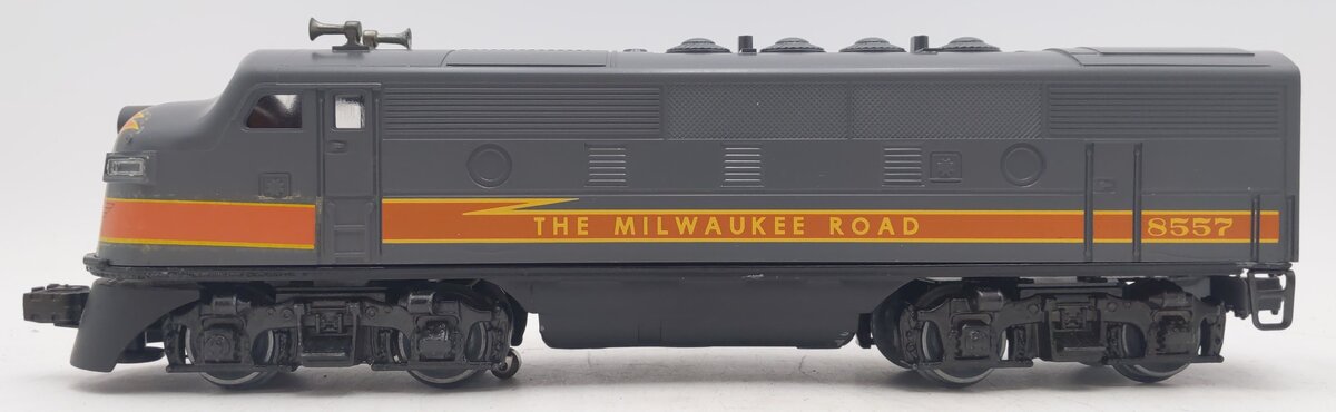 Lionel 6-8557 O Milwaukee Road F3 A Non-Powered Diesel Locomotive #8557 EX/Box