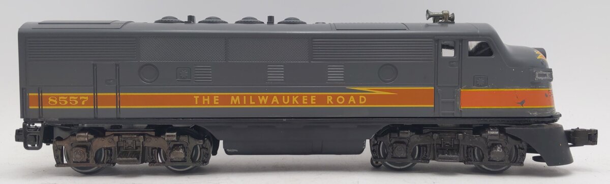 Lionel 6-8557 O Milwaukee Road F3 A Non-Powered Diesel Locomotive #8557 EX/Box