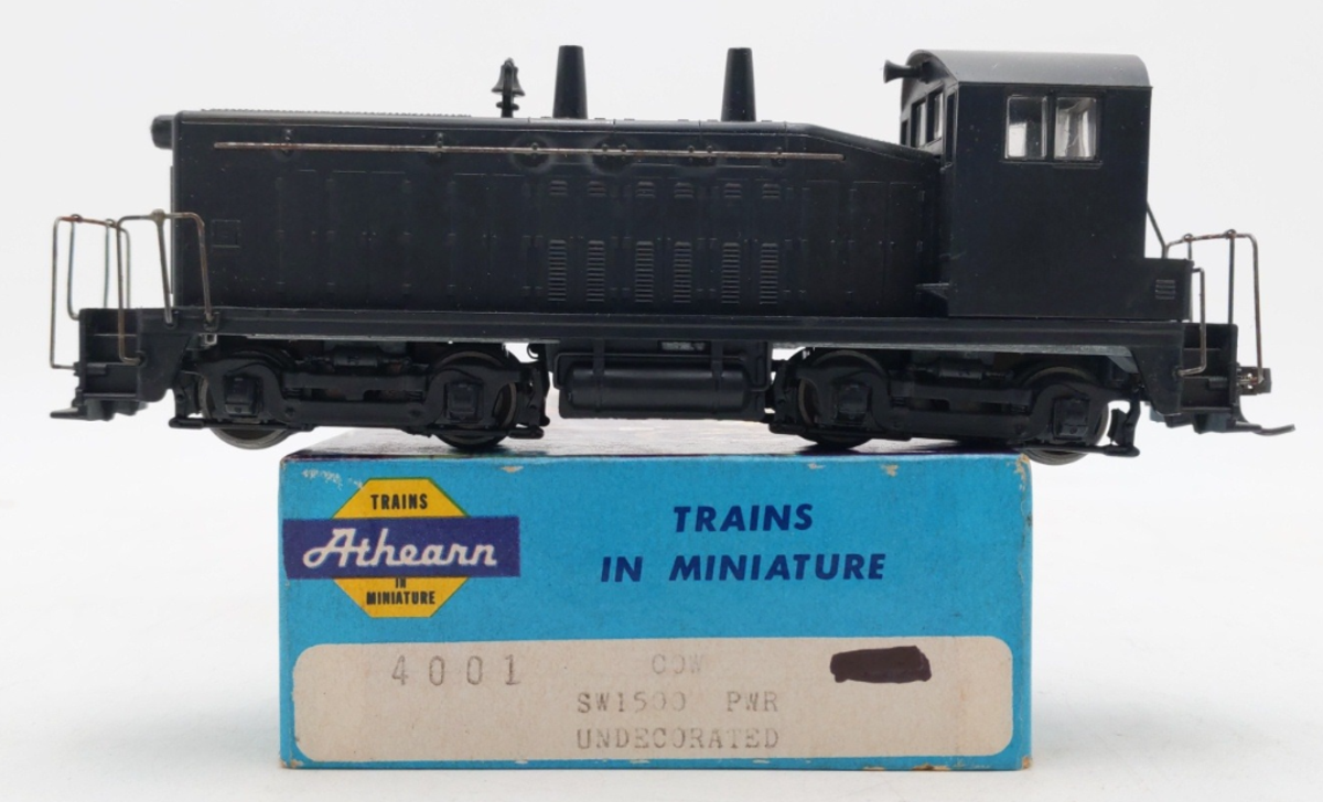 Athearn 4001 HO Undecorated SW7 COW Powered Diesel Switcher LN/Box