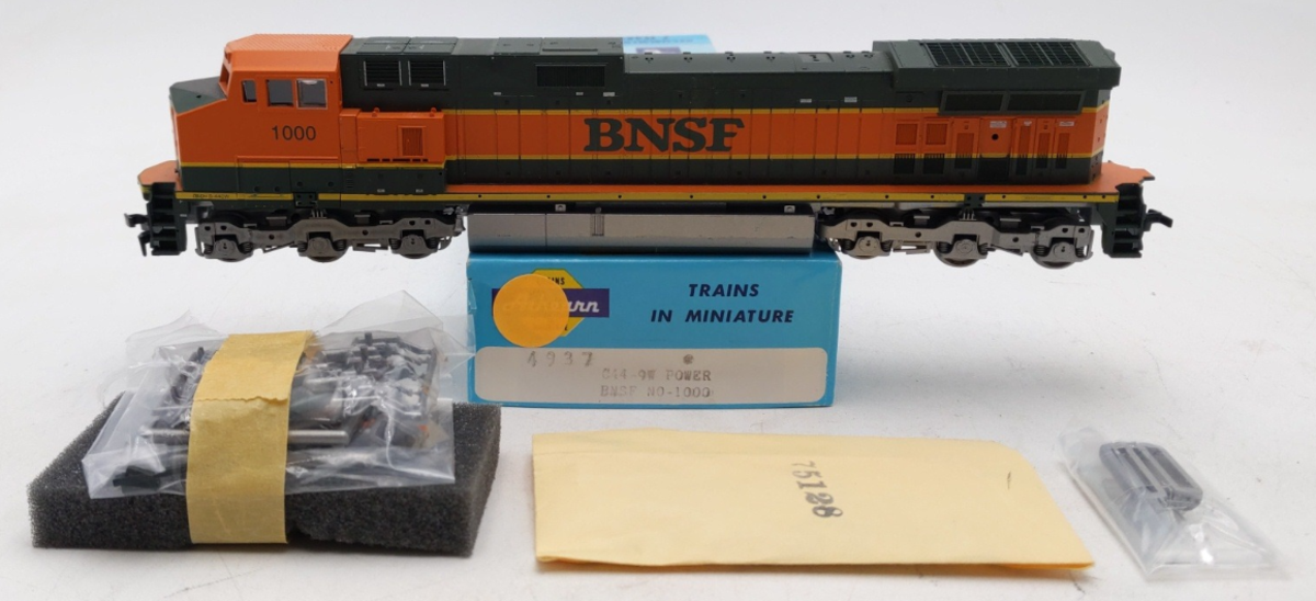Athearn 4937 HO Scale BNSF C44-9W Powered Diesel Locomotive #1000 EX/Box
