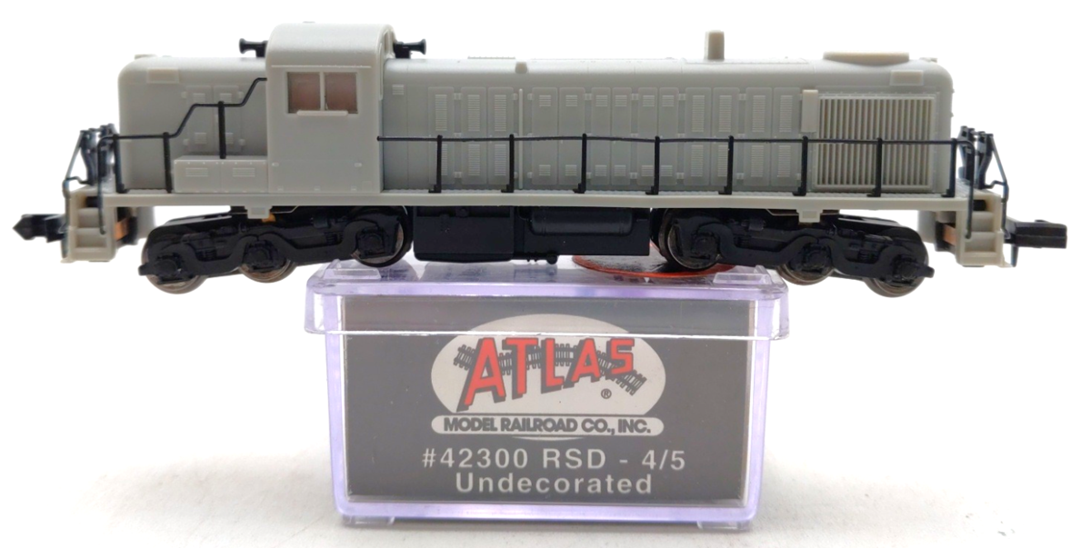 Atlas 42300 N Undecorated Alco RSD 4/5 Diesel Locomotive LN/Box