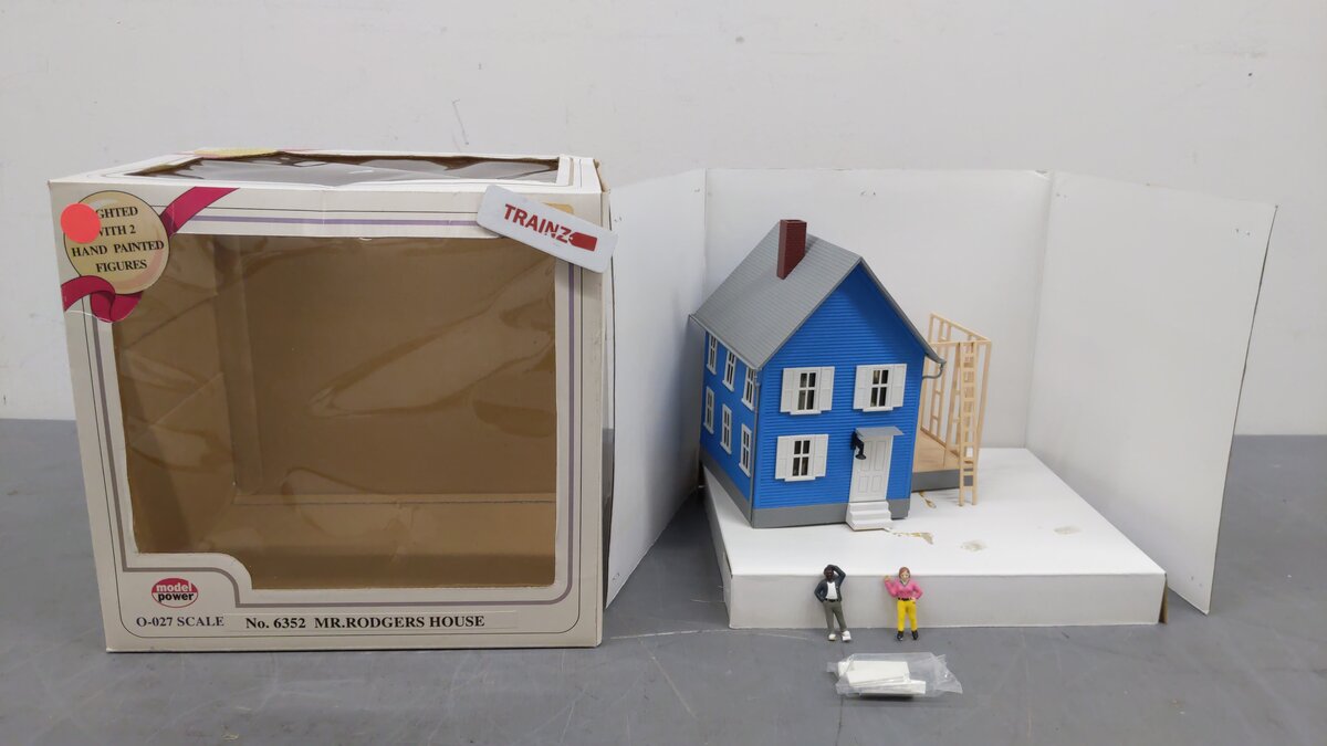 Model Power 6352 O / O-27 Scale Built-Up Mr. Rodgers House Lighted W/2 Figures EX/Box