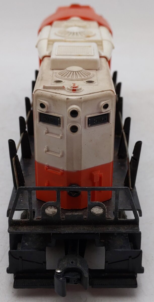 Lionel 6-8030 O Gauge Illinois Central GP-9 Diesel Locomotive #8030 VG/Box