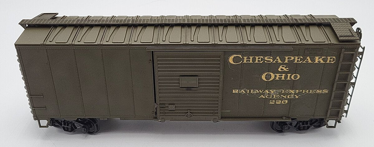 Atlas O Scale Chesapeake and Ohio Boxcar #220 2-Rail VG
