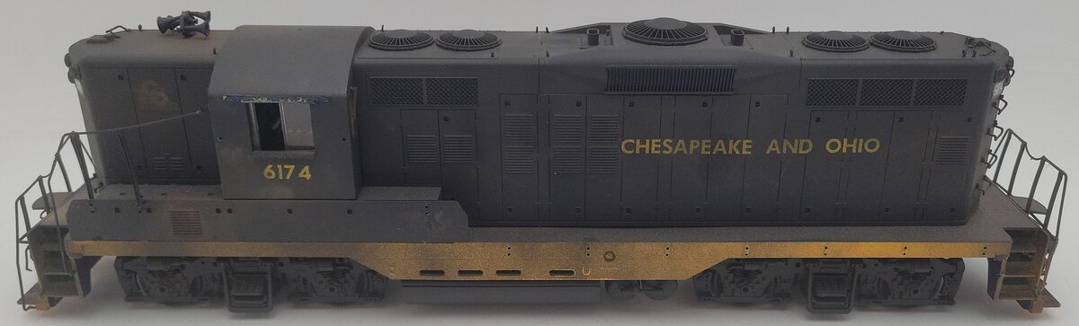 Red Caboose O Scale Custom Weathered Chesapeake & Ohio Diesel #6174 - 2 Rail/Box