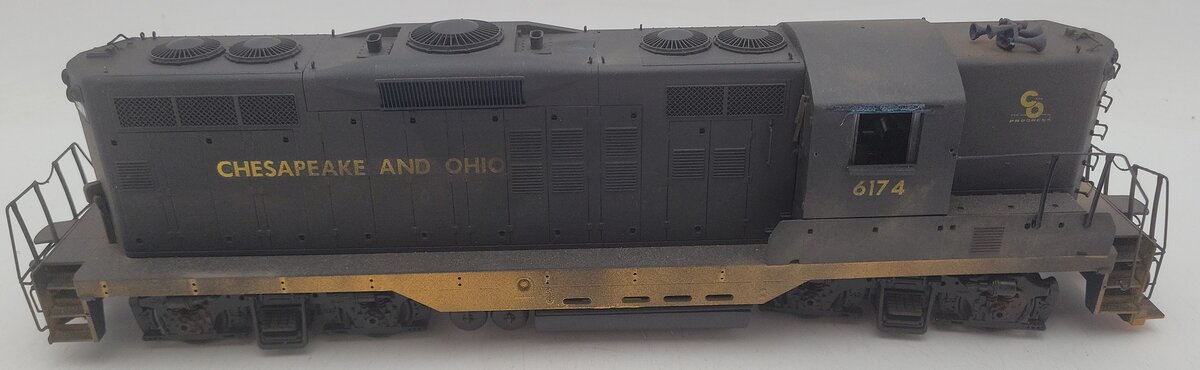 Red Caboose O Scale Custom Weathered Chesapeake & Ohio Diesel #6174 - 2 Rail/Box