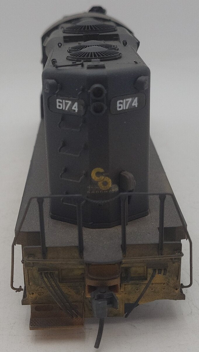 Red Caboose O Scale Custom Weathered Chesapeake & Ohio Diesel #6174 - 2 Rail/Box