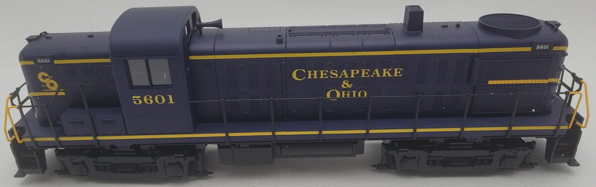 Weaver U5549 O Gauge Chesapeake & Ohio 2-Rail Diesel Locomotive #5601 EX/Box