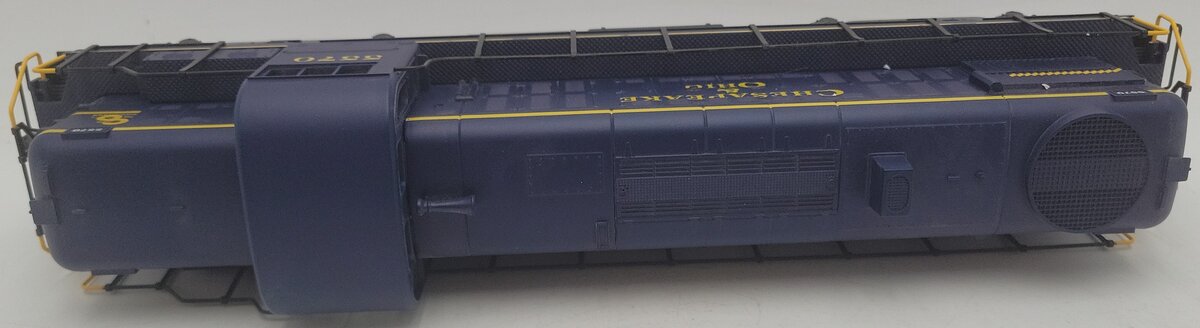 Weaver 5549-S O Scale Chesapeake & Ohio RS-3 Diesel Locomotive #5570 - 2-Rail EX/Box