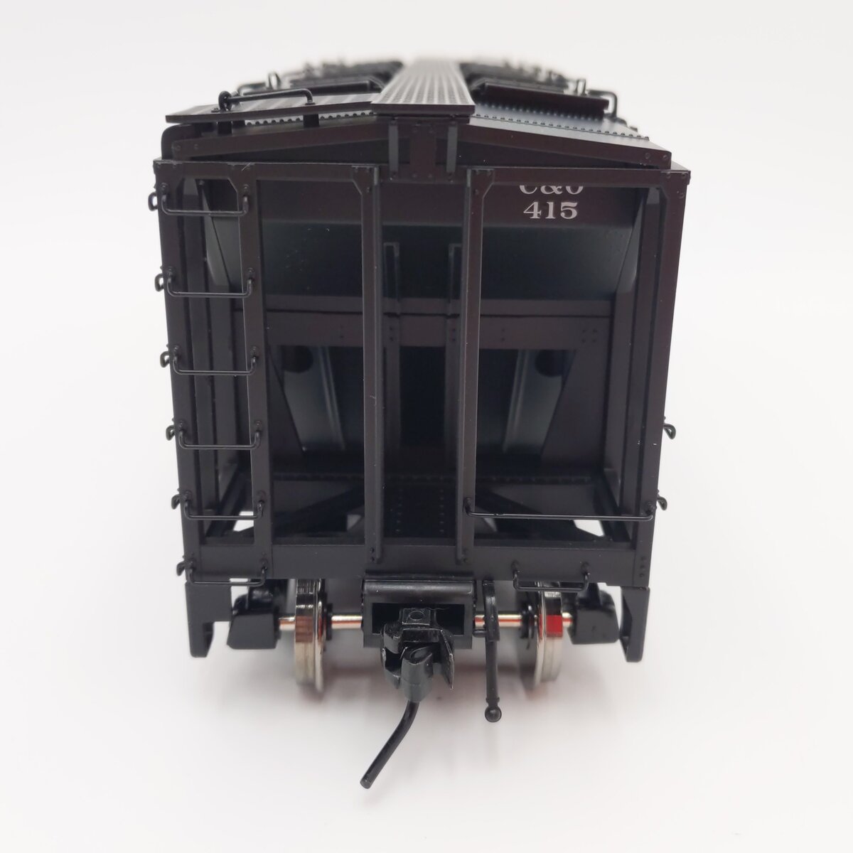 Atlas 9358-2 O Scale Chesapeake & Ohio Covered Hopper #415 (2-Rail) EX/Box