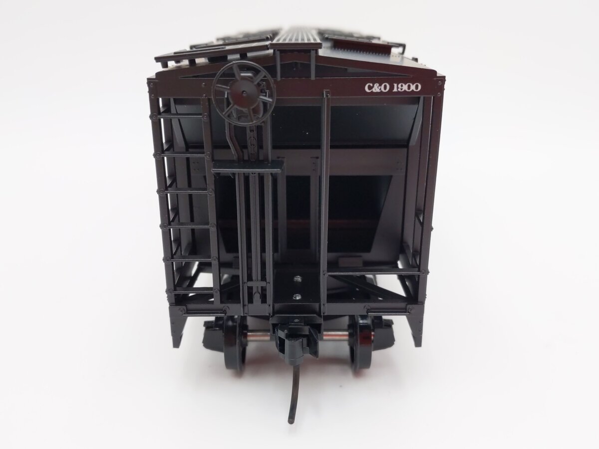 Weaver U19001S O Scale Chesapeake & Ohio AC-2 Covered Hopper #1900 (2-Rail) EX/Box