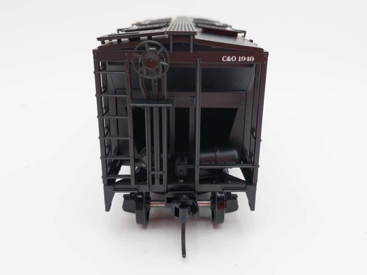 Weaver U19001S O Scale Chesapeake & Ohio AC-2 Covered Hopper #1949 (2-Rail) EX/Box