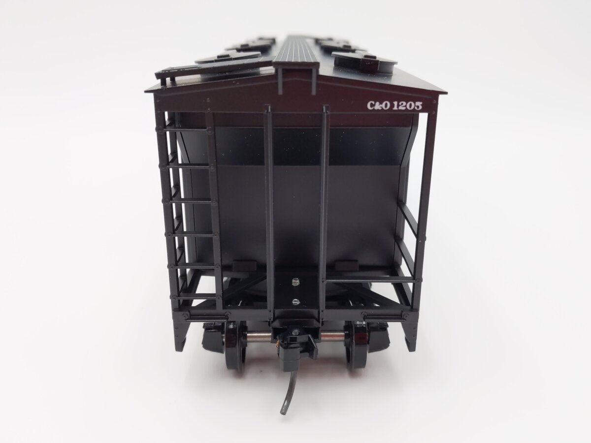 Weaver O Scale Chesapeake & Ohio PS-2 Covered Hopper #1205 (2-Rail) LN/Box