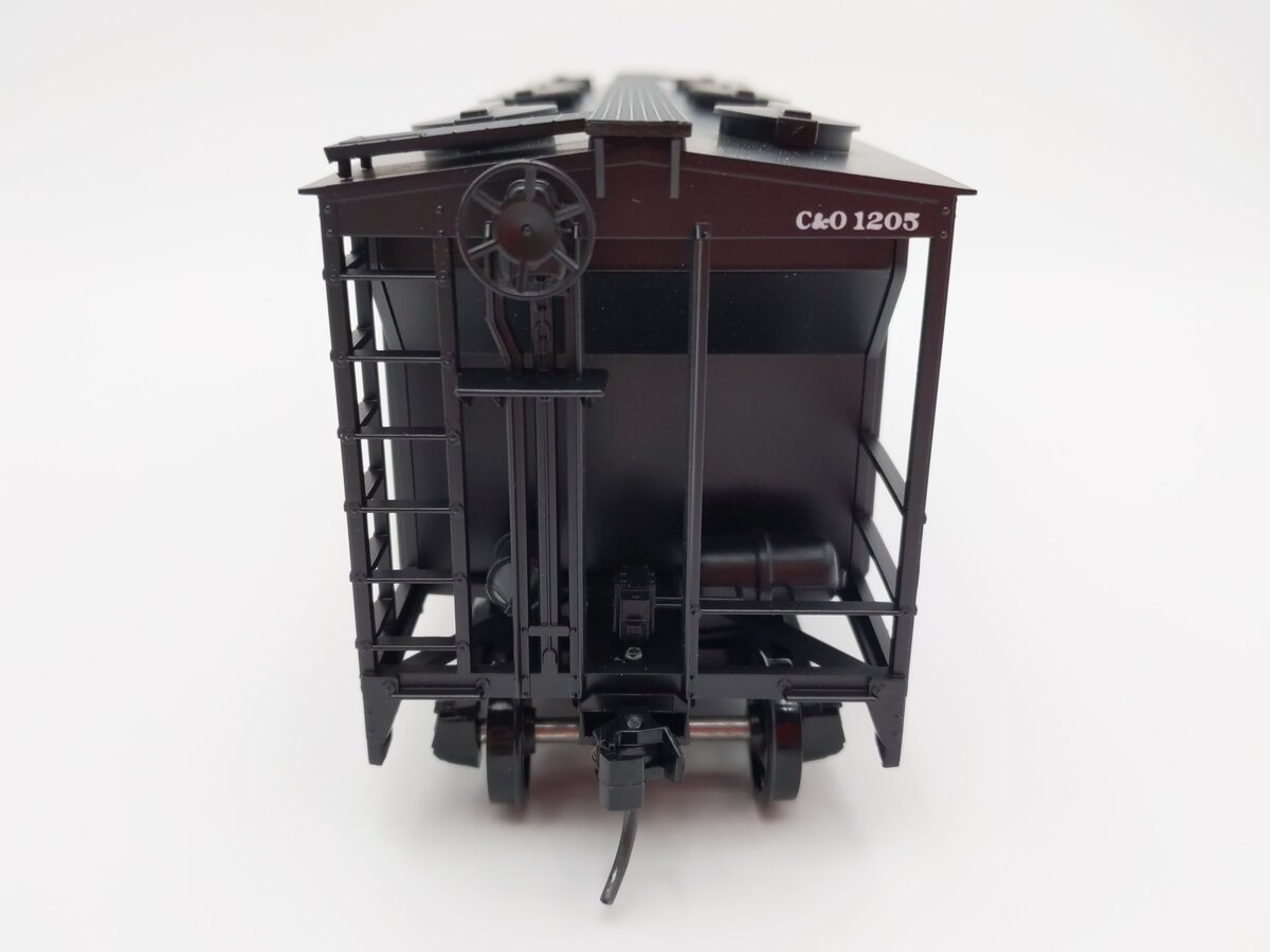 Weaver O Scale Chesapeake & Ohio PS-2 Covered Hopper #1205 (2-Rail) LN/Box