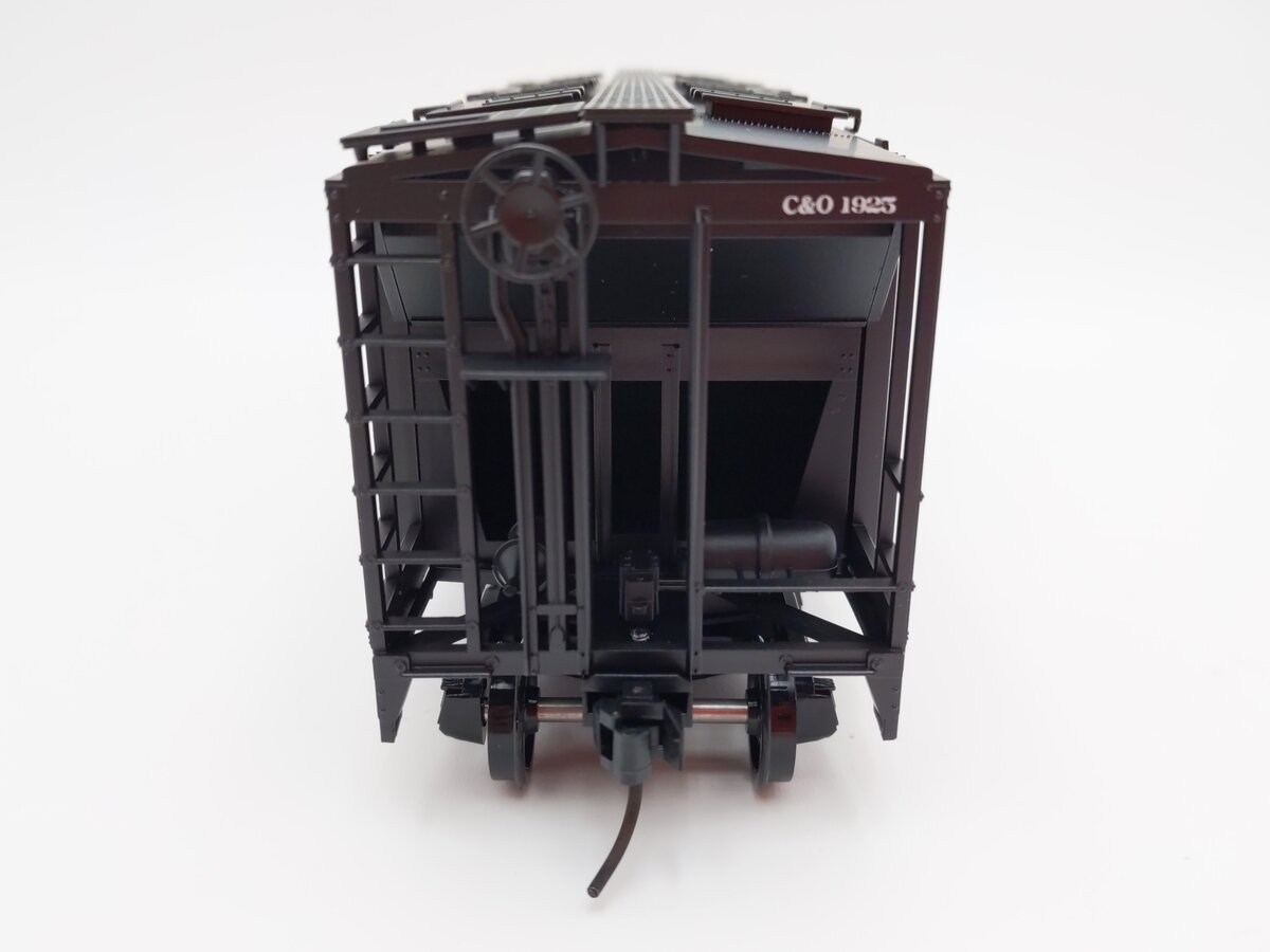 Weaver U19001S O Scale Chesapeake & Ohio AC-2 Covered Hopper #1925 (2-Rail) EX/Box