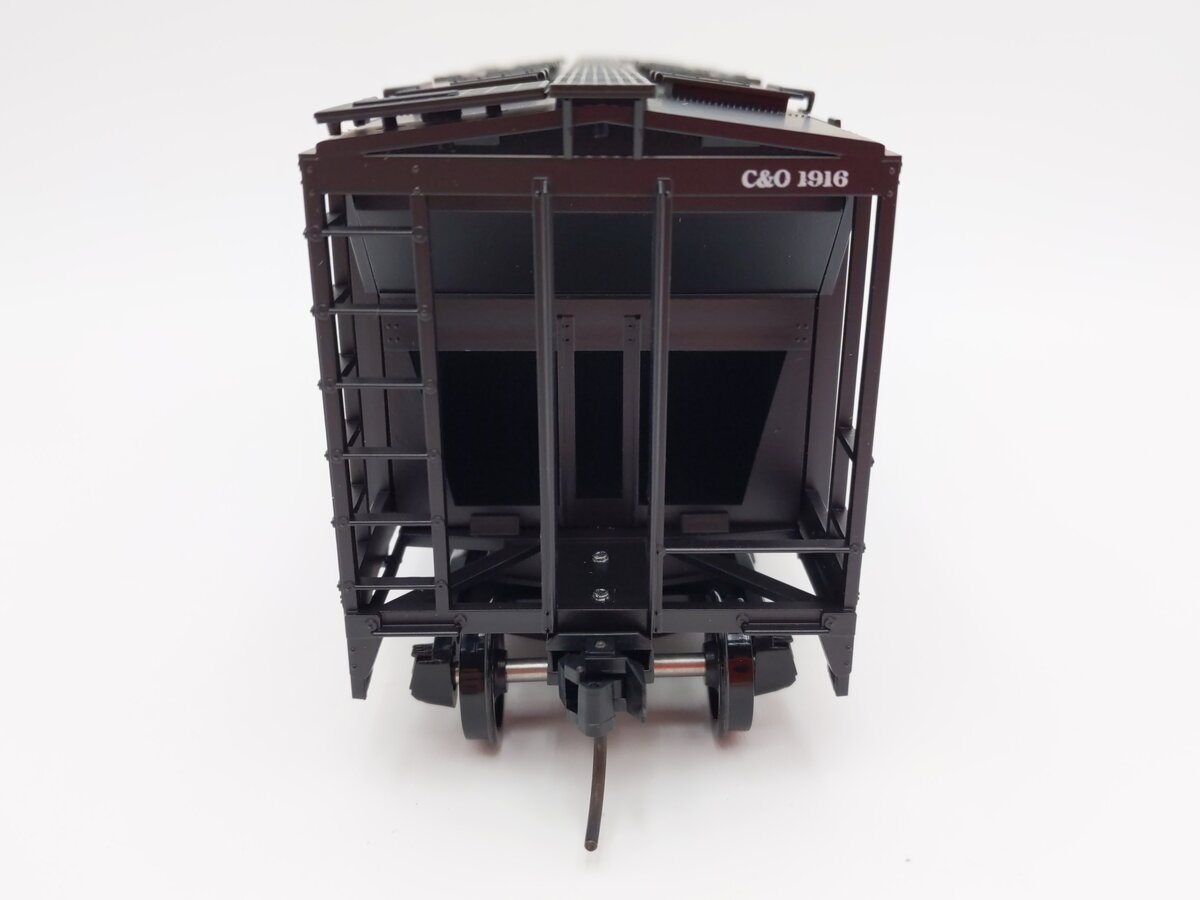 Weaver U19001S O Scale Chesapeake & Ohio AC-2 Covered Hopper (2-Rail) EX/Box