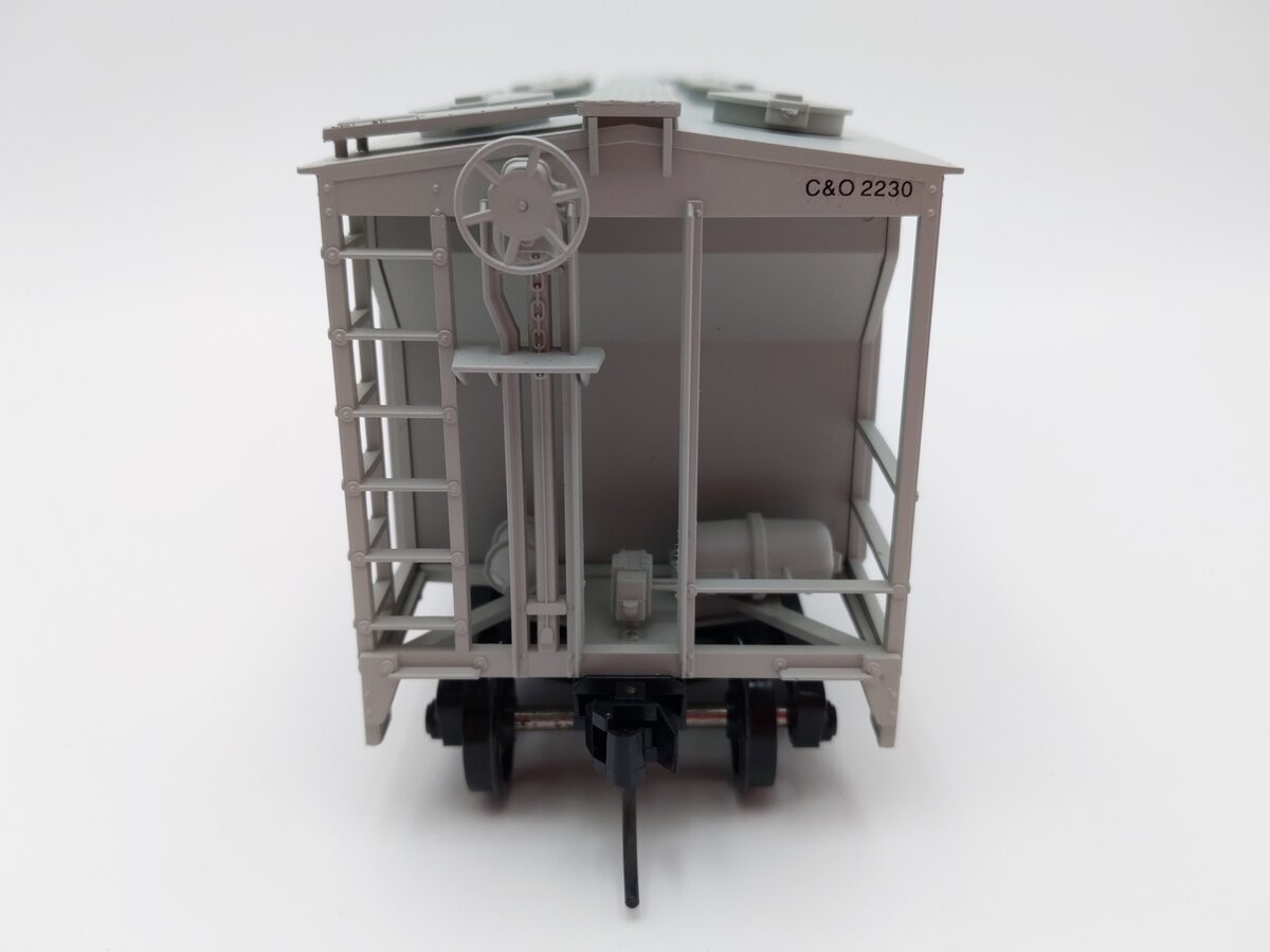 Weaver O Scale Chesapeake & Ohio PS-2 Covered Hopper #2230 (2-Rail) VG/Box