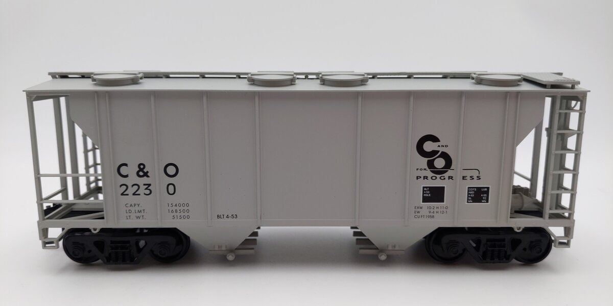 Weaver O Scale Chesapeake & Ohio PS-2 Covered Hopper #2230 (2-Rail) VG/Box