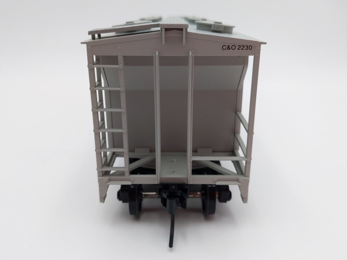 Weaver O Scale Chesapeake & Ohio PS-2 Covered Hopper #2230 (2-Rail) VG/Box