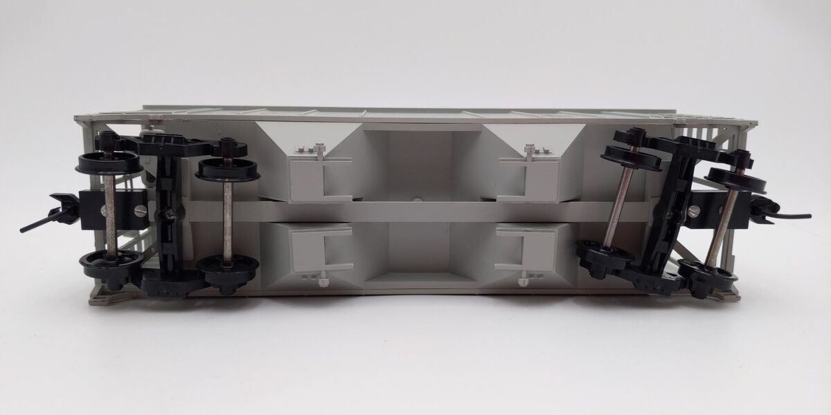 Weaver O Scale Chesapeake & Ohio PS-2 Covered Hopper #2235 (2-Rail) LN/Box