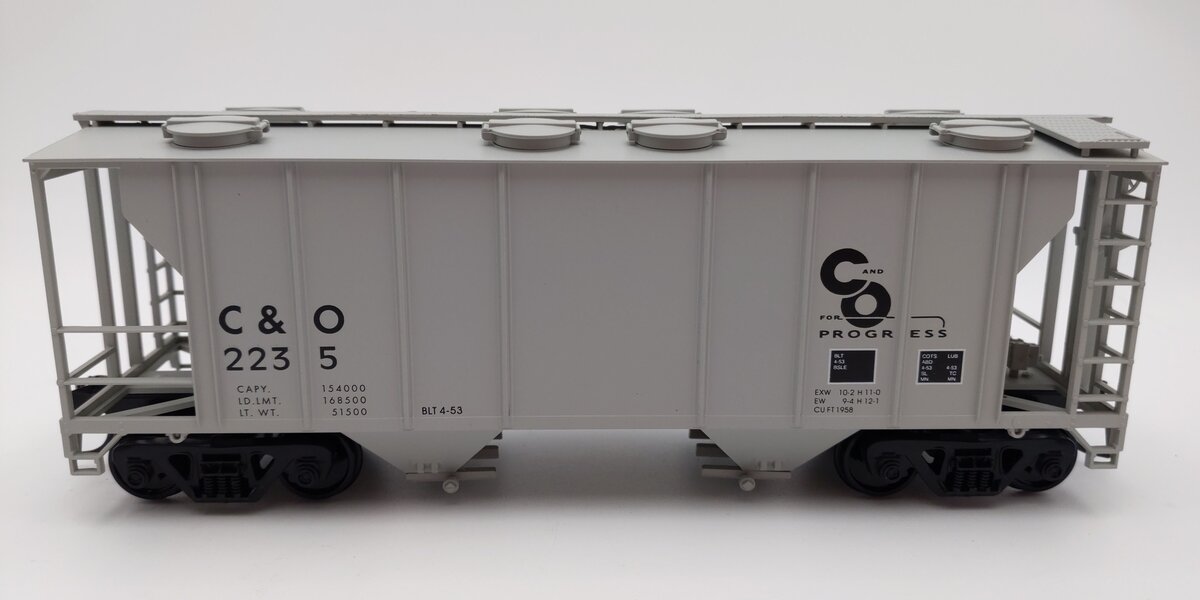 Weaver O Scale Chesapeake & Ohio PS-2 Covered Hopper #2235 (2-Rail) LN/Box
