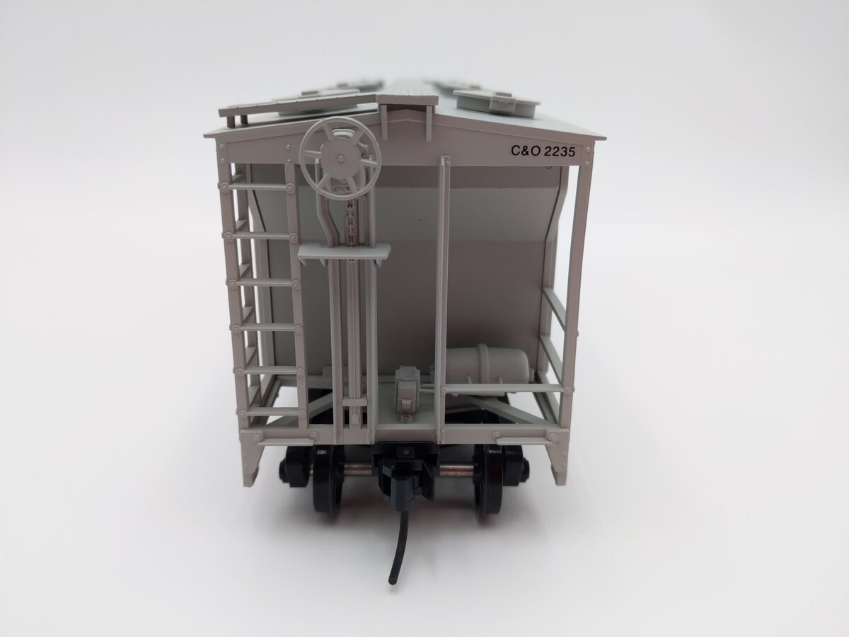 Weaver O Scale Chesapeake & Ohio PS-2 Covered Hopper #2235 (2-Rail) LN/Box