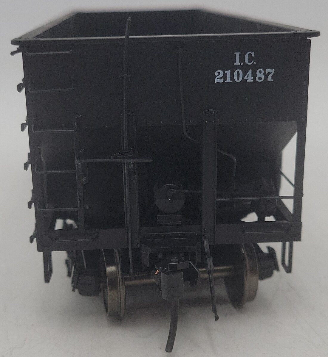 InterMountian 25416S-06 O Gauge Illinois Central 2-Rail Hopper Car #210487 EX/Box