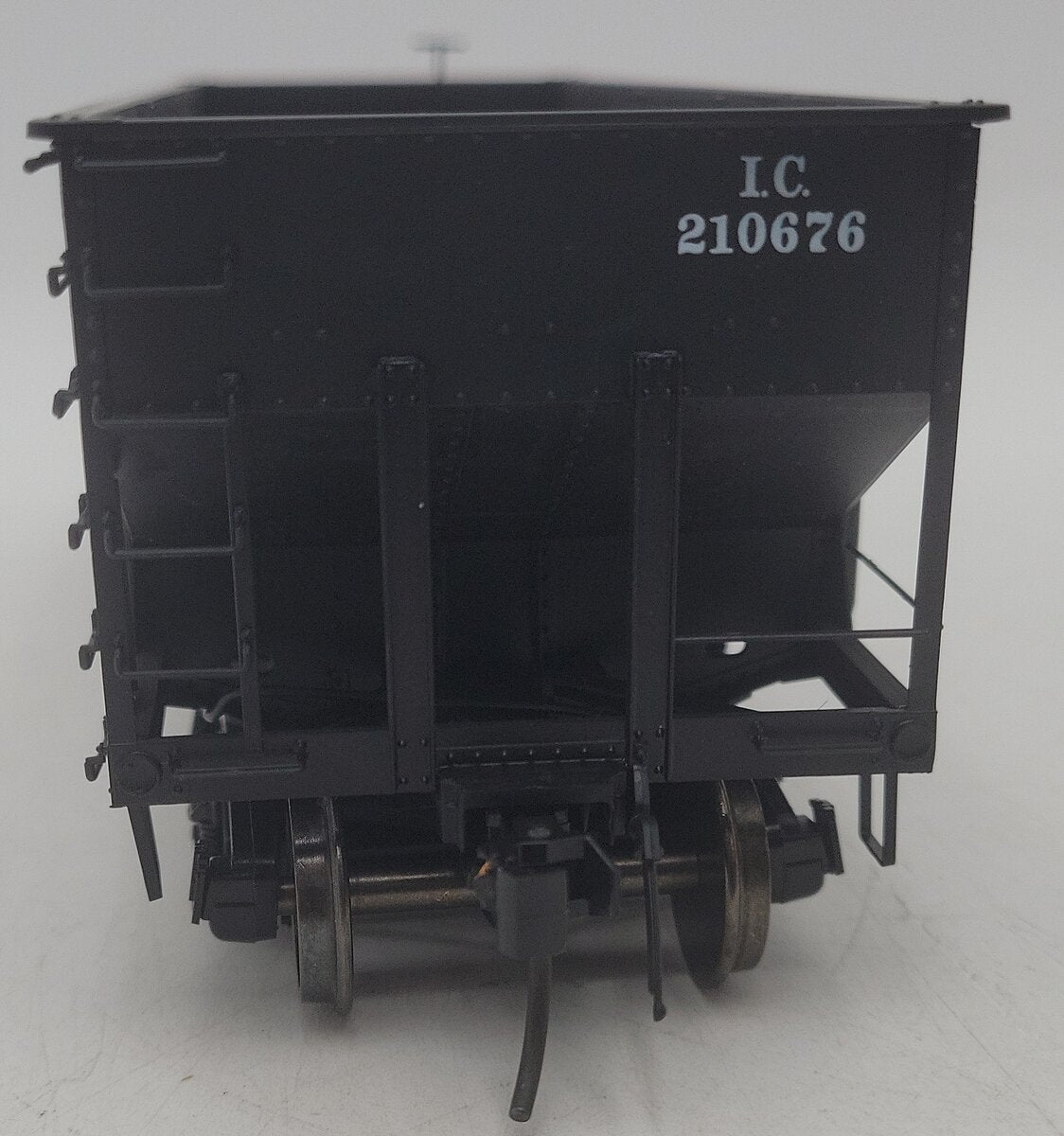 InterMountan 25416S-09 O Gauge Illinois Central 2-Rail Hopper Car #210676 EX/Box