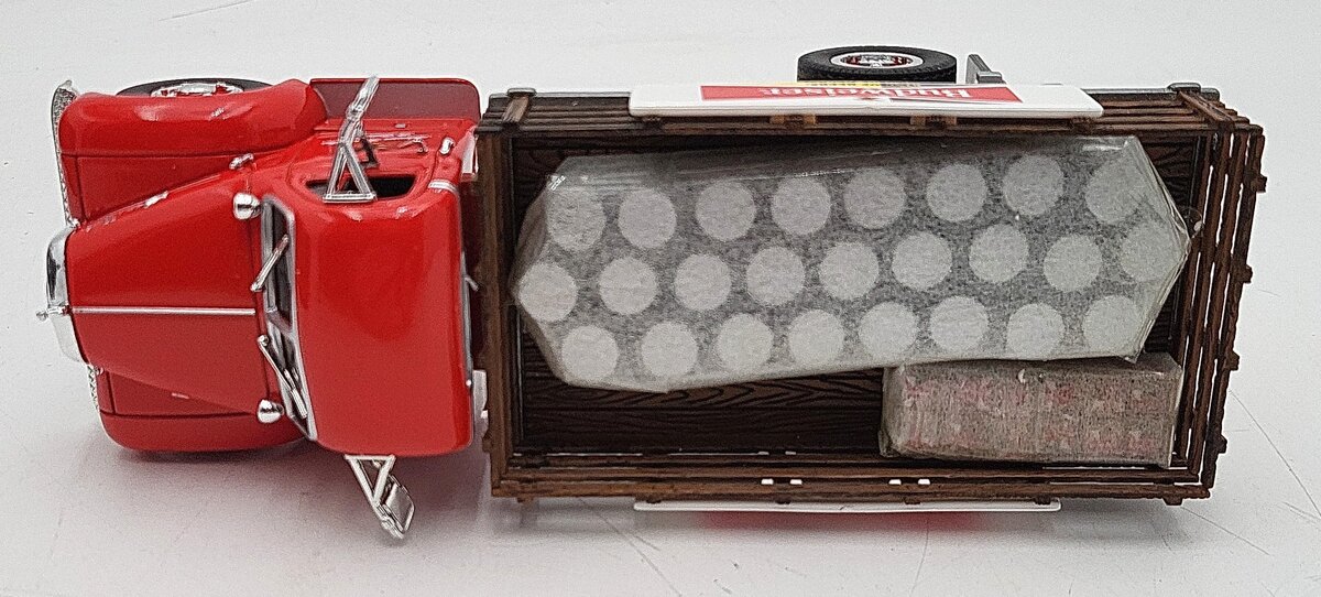 Matchbox Diecast Budweiser Truck Platinum Edition EX/Box