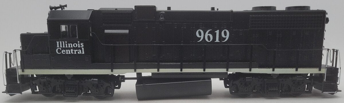 Weaver O Scale 2-Rail Custom Painted Illinois Central  Diesel Locomotive #9619 EX/Box