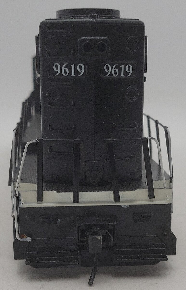 Weaver O Scale 2-Rail Custom Painted Illinois Central  Diesel Locomotive #9619 EX/Box