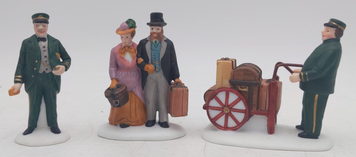 Dept 56 5571-9 Heritage Village Collection Holiday Travelers EX/Box