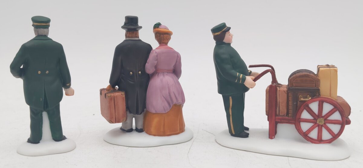 Dept 56 5571-9 Heritage Village Collection Holiday Travelers EX/Box